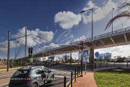 Image du Maroc Professionnelle de  Le pont à haubans au carrefour Sidi Maârouf, Vendredi 19 Avril 2019. Après 4 années de travaux, le trafic routier sera bientôt fluidifié dans cette artère de la métropole où la circulation était le calvaire quotidien des utilisateurs. (Photo / Abdeljalil Bounhar) 